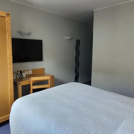 Logis Restaurant Le Cygne Hotel Yssingeaux