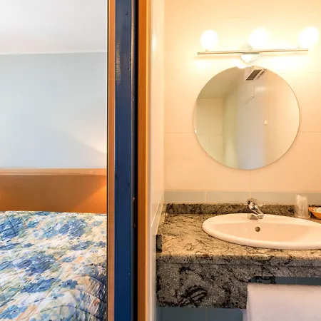 Logis Le Cygne Hotel