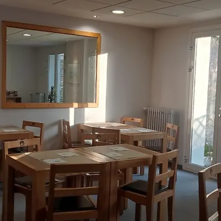 Logis Le Cygne Отель
