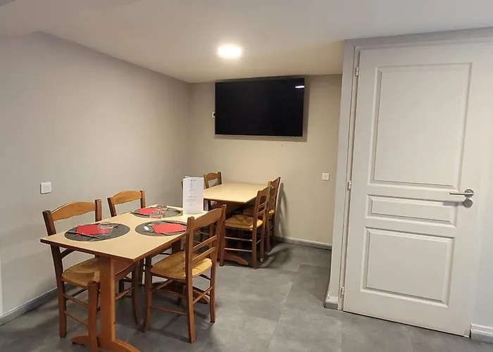 Logis Restaurant Le Cygne Otel 2*