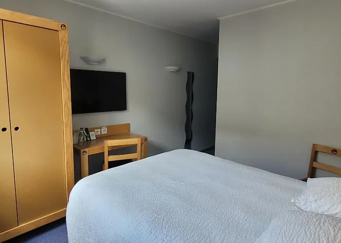 Logis Restaurant Le Cygne Otel Yssingeaux