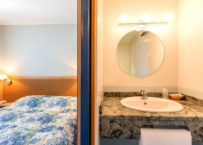 Logis Restaurant Le Cygne Otel