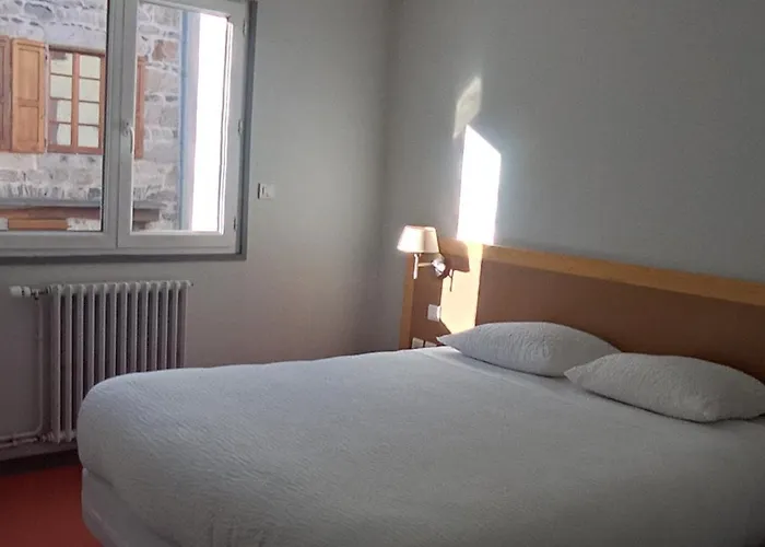 Logis Restaurant Le Cygne Otel Yssingeaux