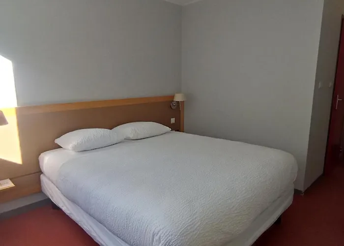 Logis Restaurant Le Cygne Otel 2*